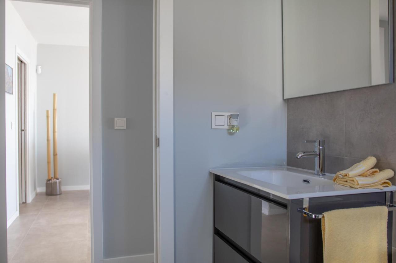 Precioso Apartamento Frente A La Playa Con Piscina 모야카 외부 사진